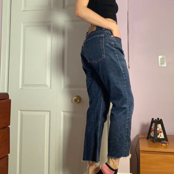 Levi’s wide leg cut off jean -medium - Picture 3 of 6